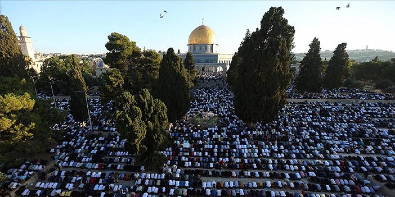 100 bin kişi bayram namazı için Mescid-i Aksa'ya koştu