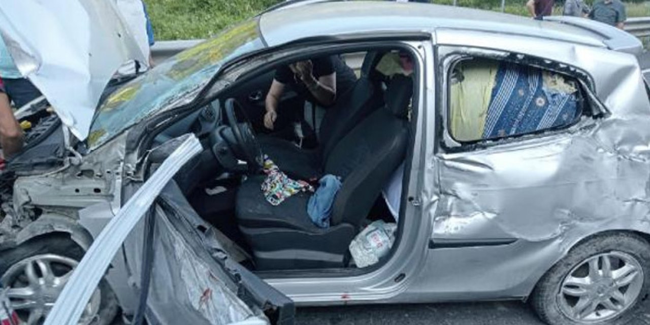 Kontrolden çıkan otomobil bariyerlere çarptı: 1'i ağır 2 yaralı