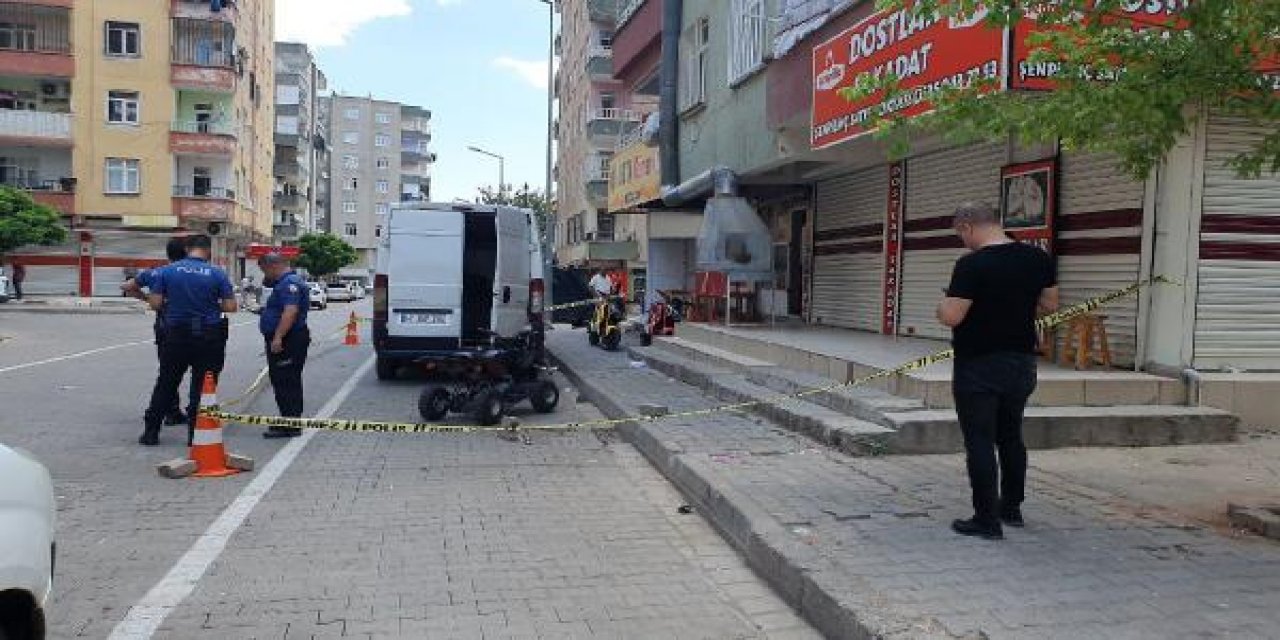 Yan baktın kavgası çıktı 1'i ağır, 3 kişi yaralandı