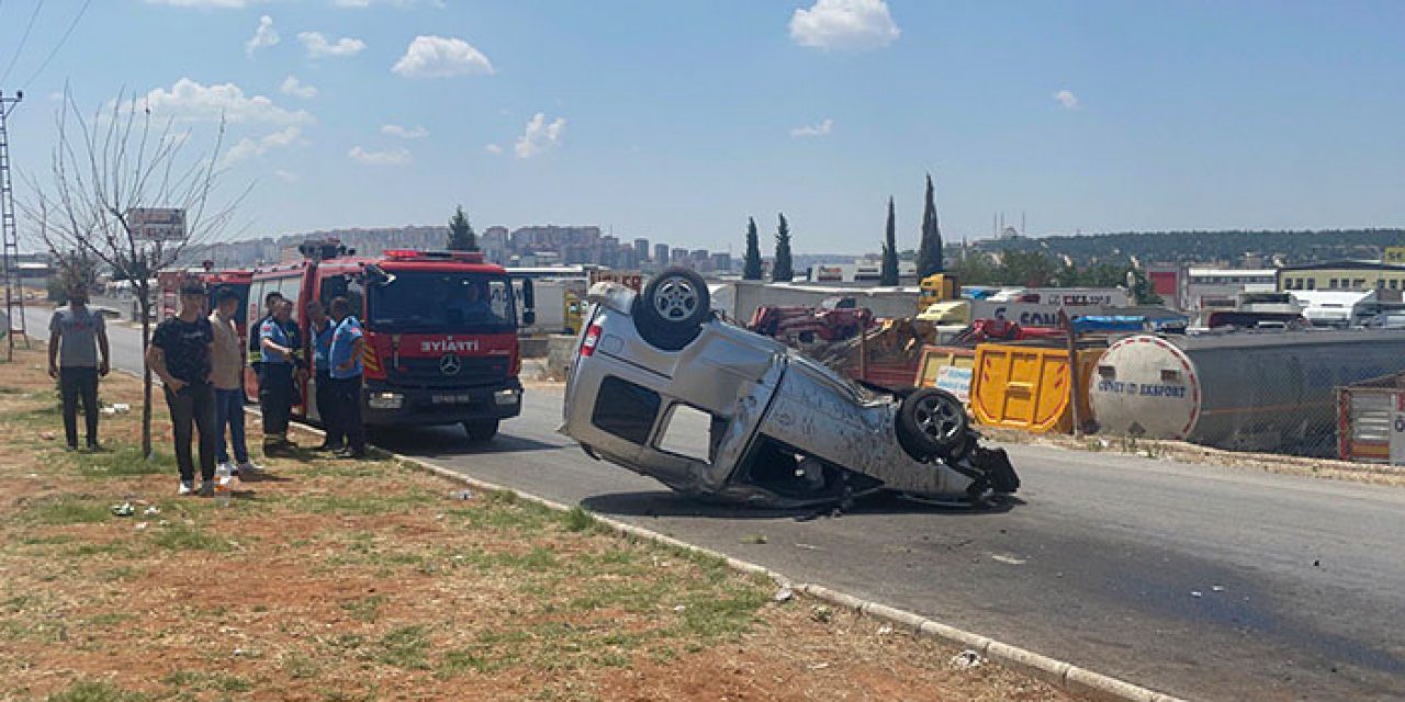 Refüje çarpıp devrildi: 4 yaralı