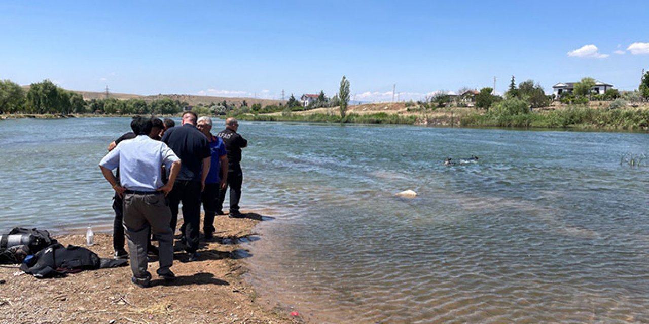 Kızılırmak’a giren 3 çocuk kayboldu
