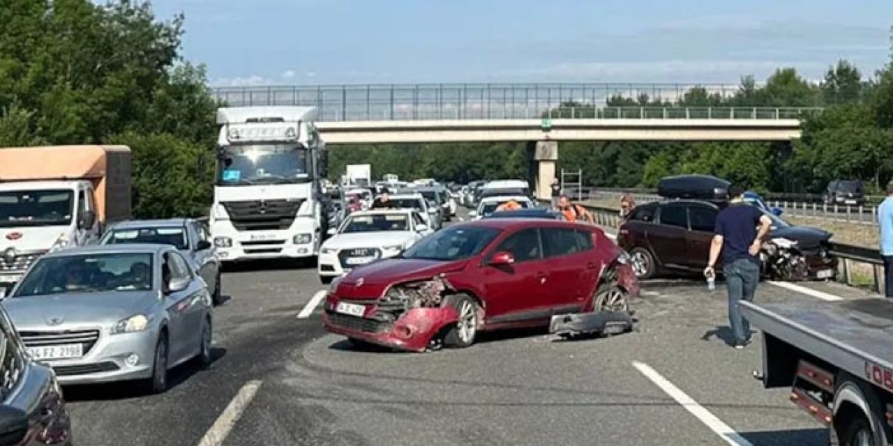 Otoyolda 7 araç birbirine girdi