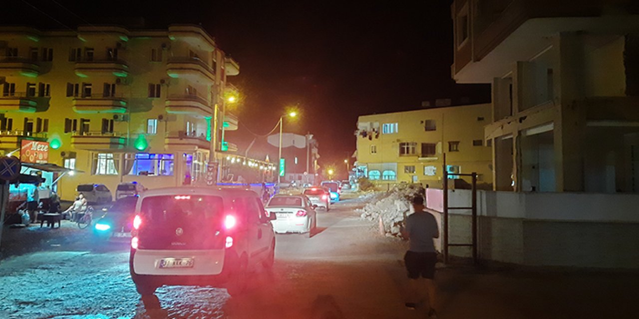 Arsuz'a turist akını: Sanki deprem olmamış...