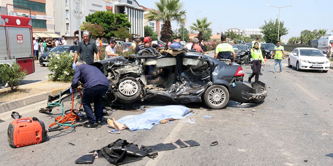 Direğe çarpan araç metrelerce savruldu: 2 ölü 3 yaralı