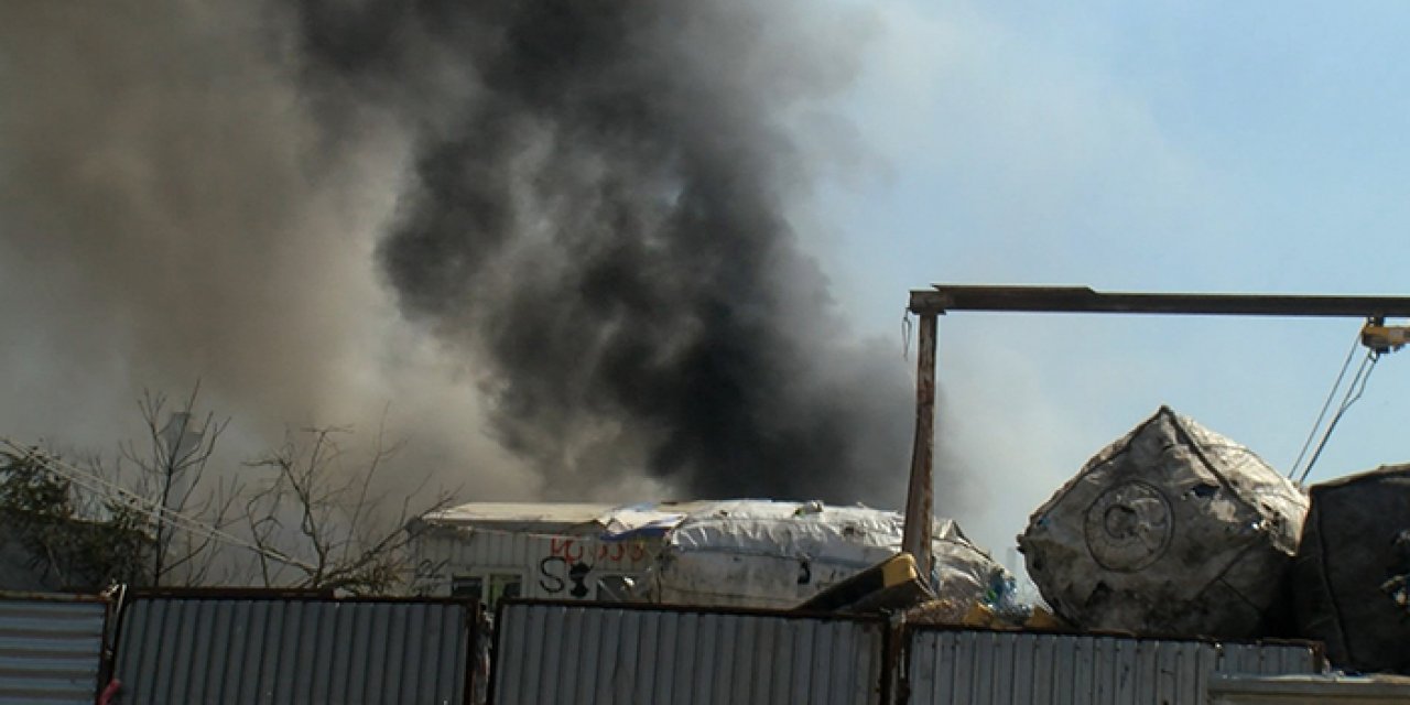 İstanbul'da geri dönüşüm tesisindeki yangın söndürüldü
