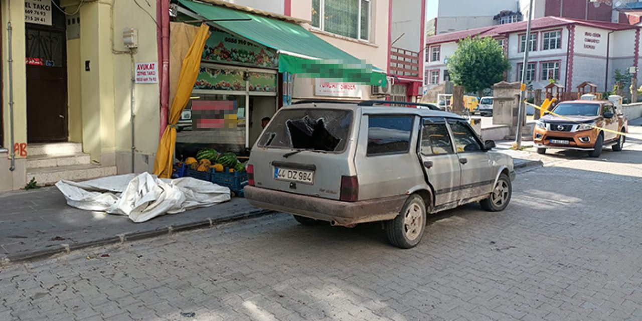 Sivas'ta ortalık savaş alanına döndü: Silahlar ve sopalar havada uçtu