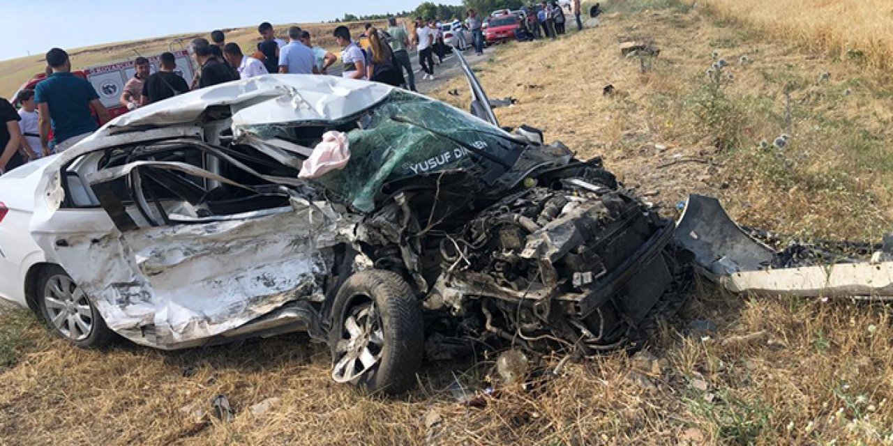 Elazığ'da feci kaza: 2 ölü 4 yaralı
