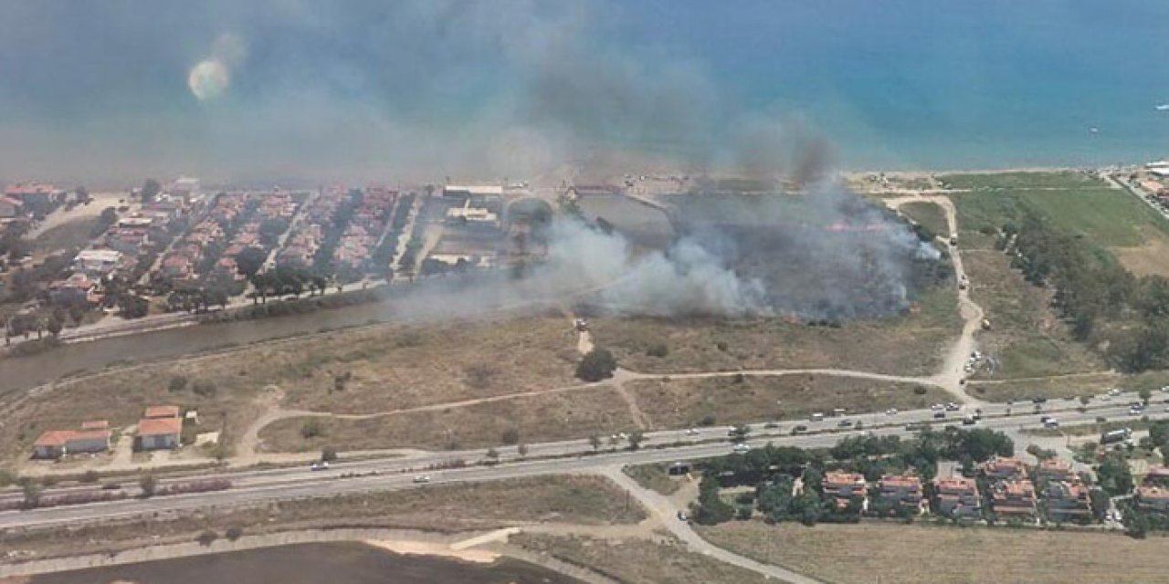 İzmir’de sazlık alev alev yandı