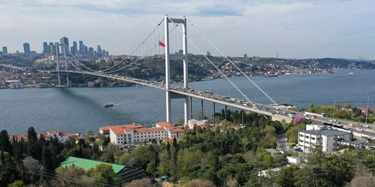 İstanbul Boğazı yeniden trafiğe açıldı