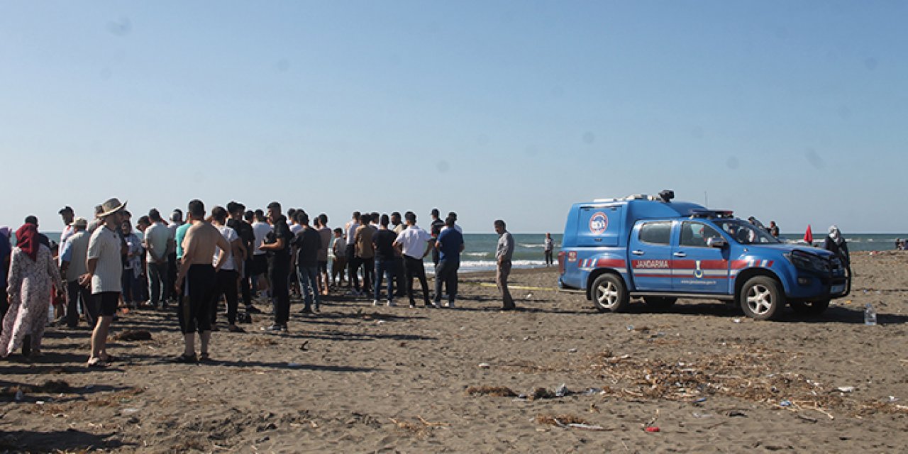 Denizde akıntıya kapılan 6 kişiden 2'si öldü