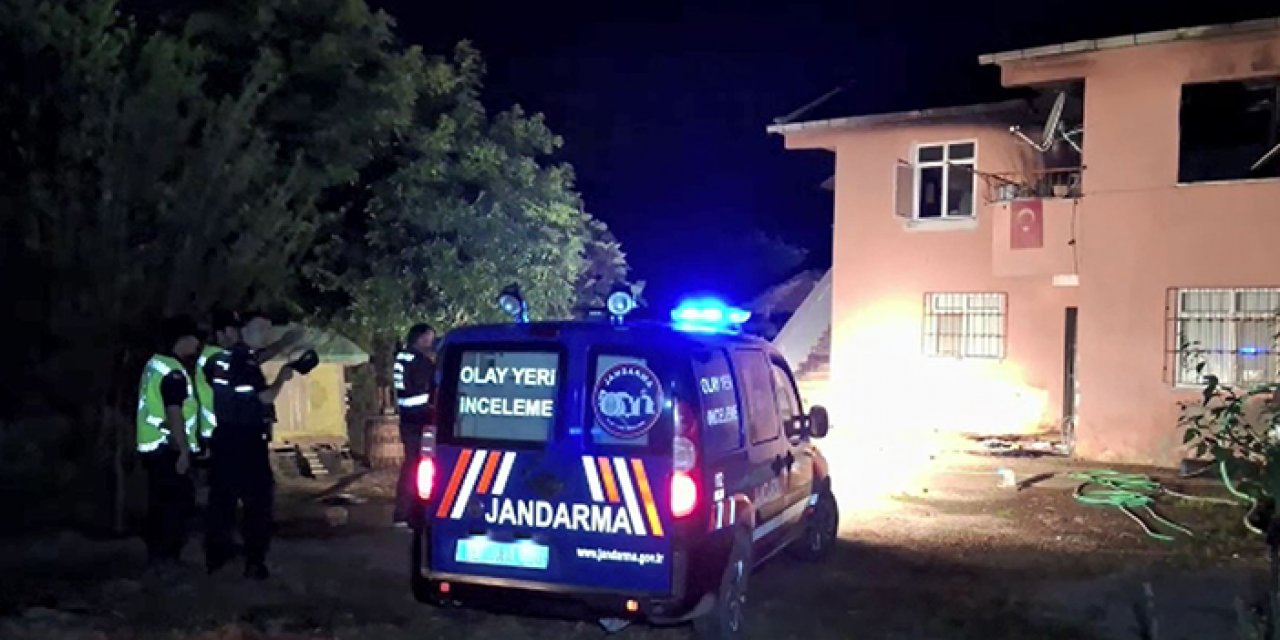 Samsun'da kan donduran olay: Babasını tüfekle vurup evi ateşe verdi!