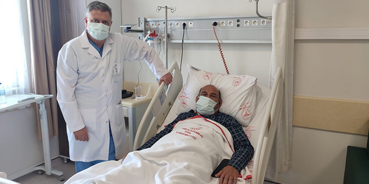 Böbreğini yeğenine bağışladı