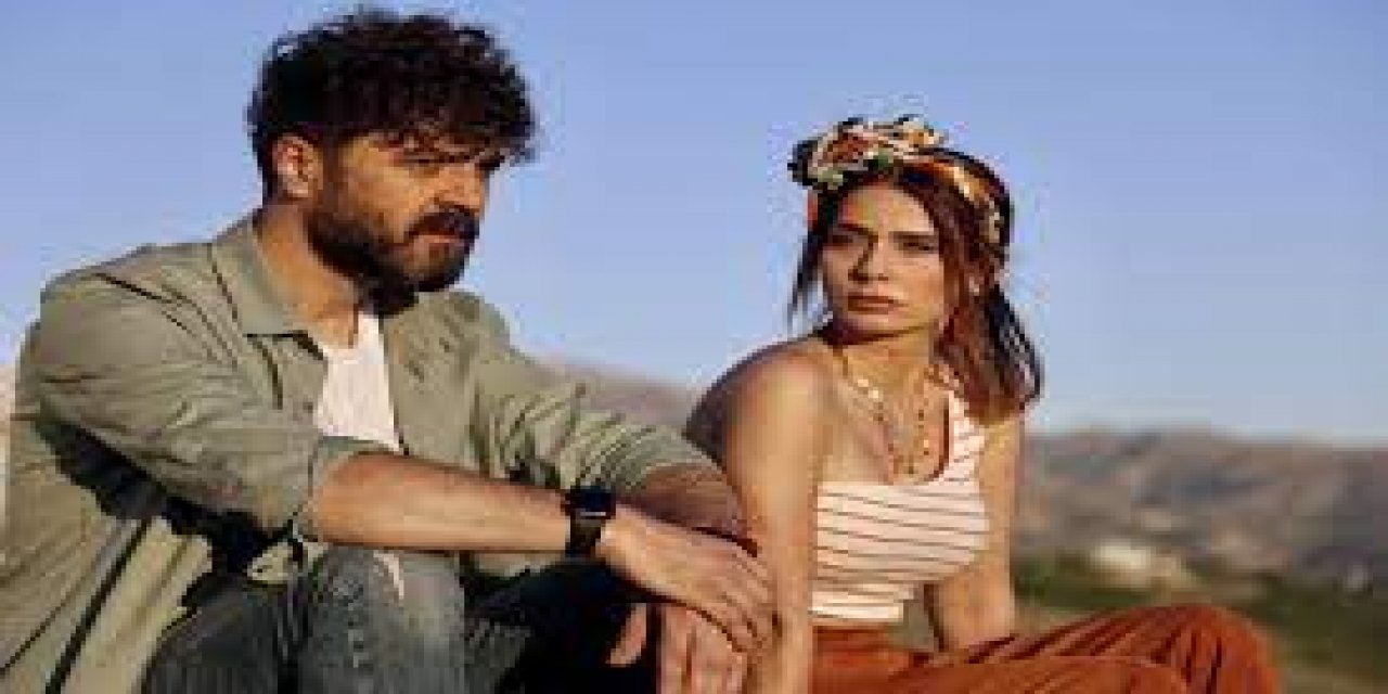 Aşk Yolunda Oyuncuları? Aşk Yolunda Filminin Konusu Ne?