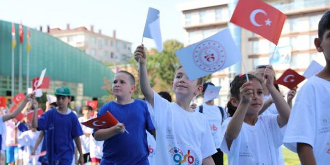 Bakan Aşkın Bak'tan spor okulları açılışı