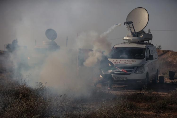 Filistinliler Gazze Şeridi'nde İsrail'in saldırılarını protesto etti