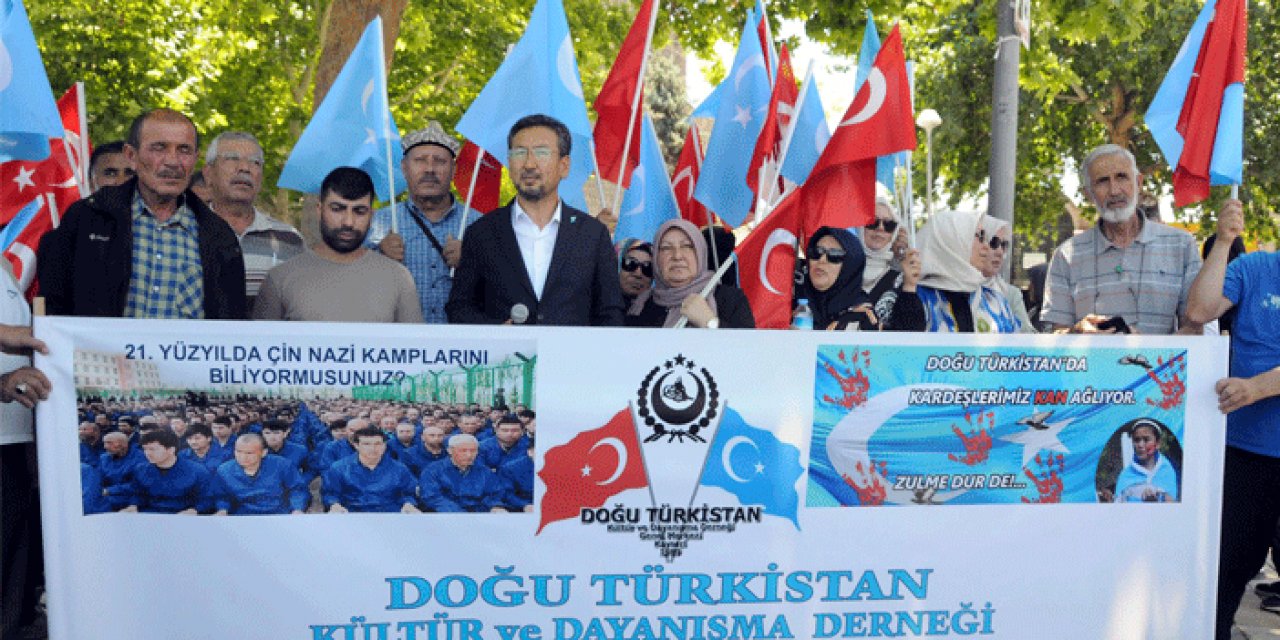 Doğu Türkistanlılardan Çin protestosu