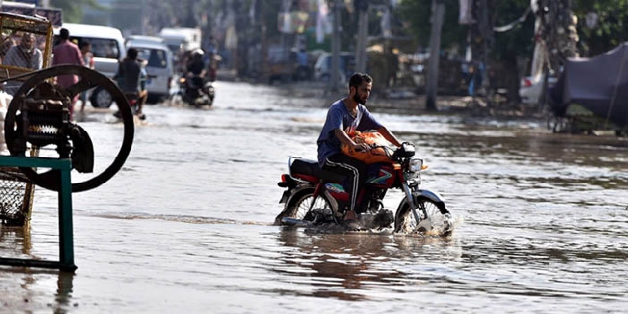 Pakistan'da muson yağmurları: 10 kişi yaşamını yitirdi