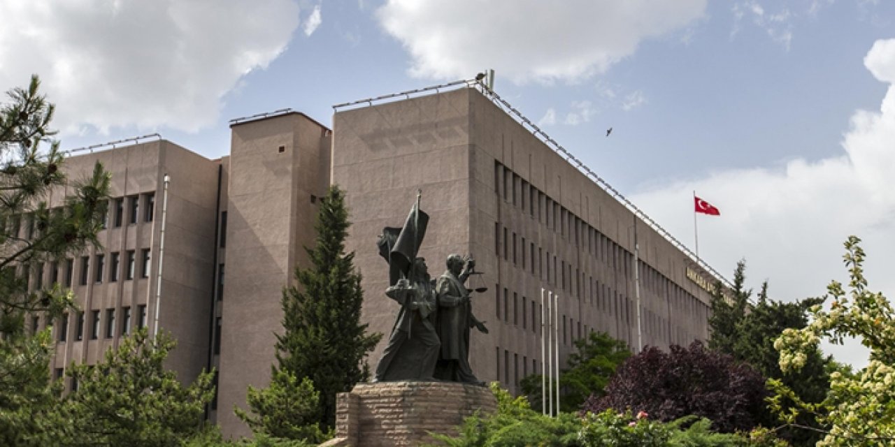 Eski milletvekillerinin fezlekeleri Ankara Cumhuriyet Başsavcılığı'nda