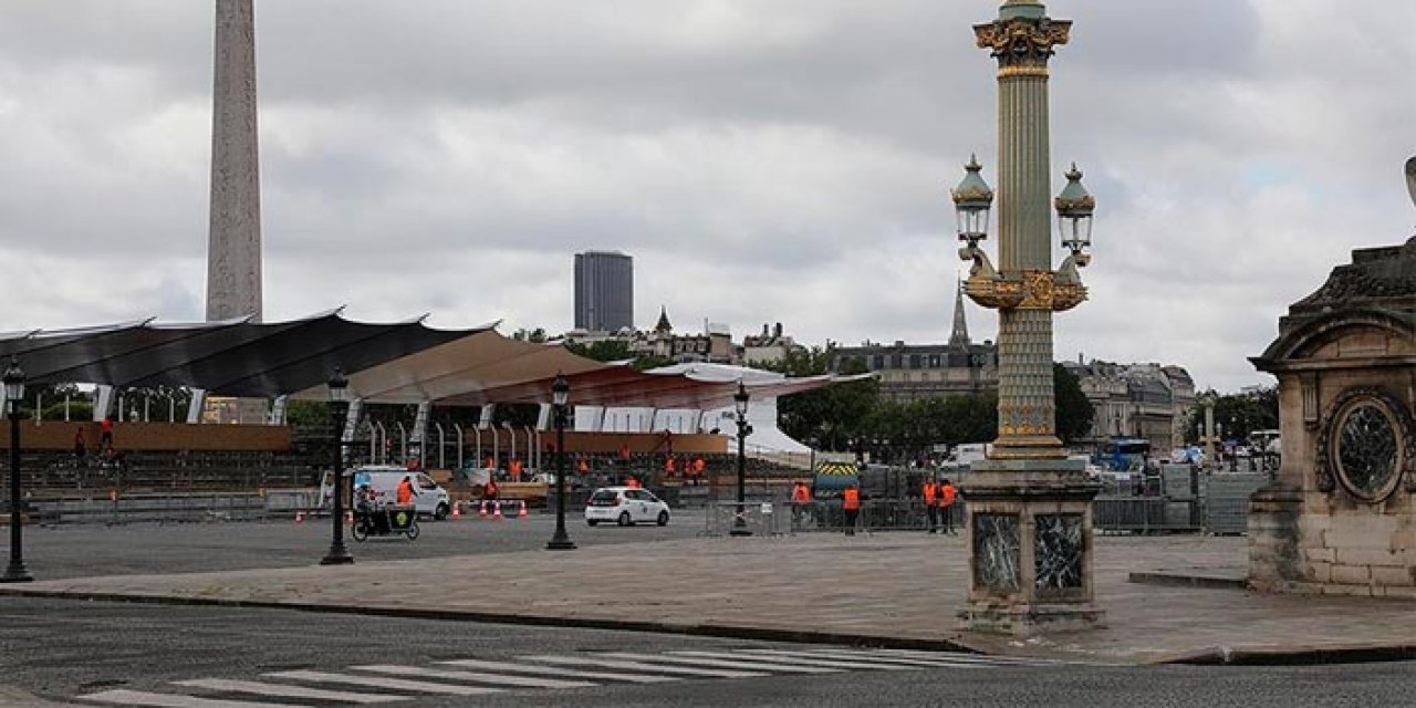 Fransa'nın kalbinde turistler gitti, bariyerler geldi!