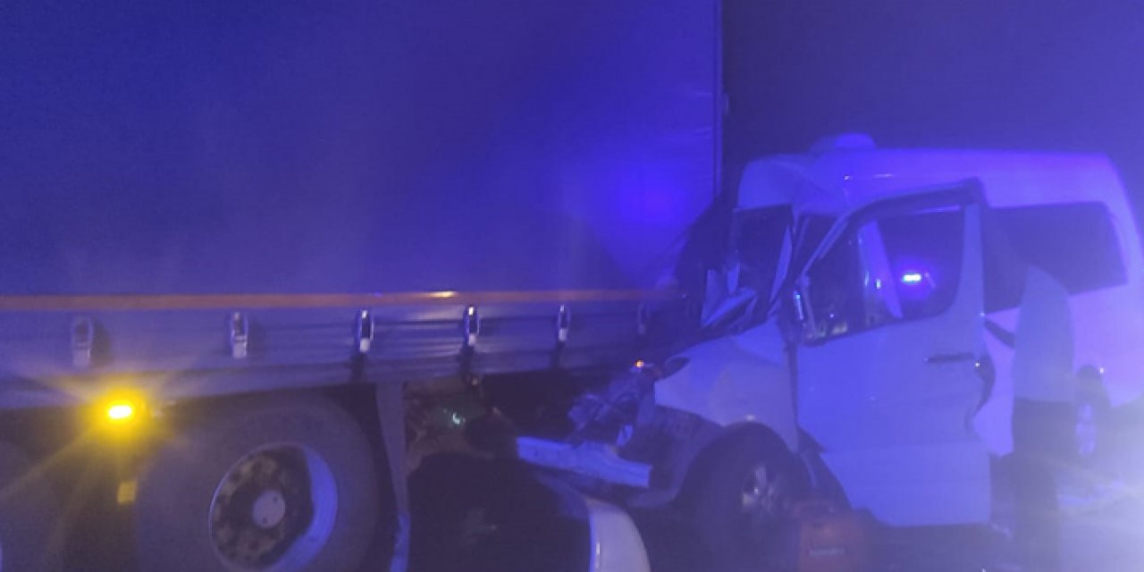 Pehlivanları taşıyordu kaza yaptı: 9 yaralı