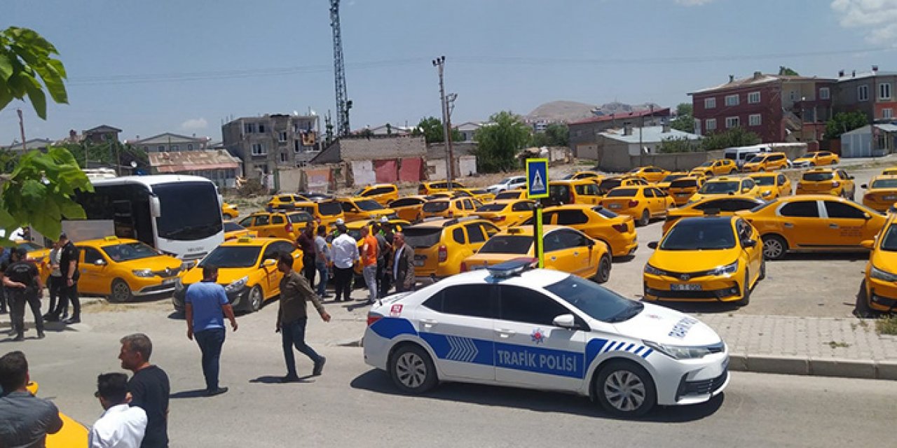 Van’da taksicilerden kontak kapatmalı protesto