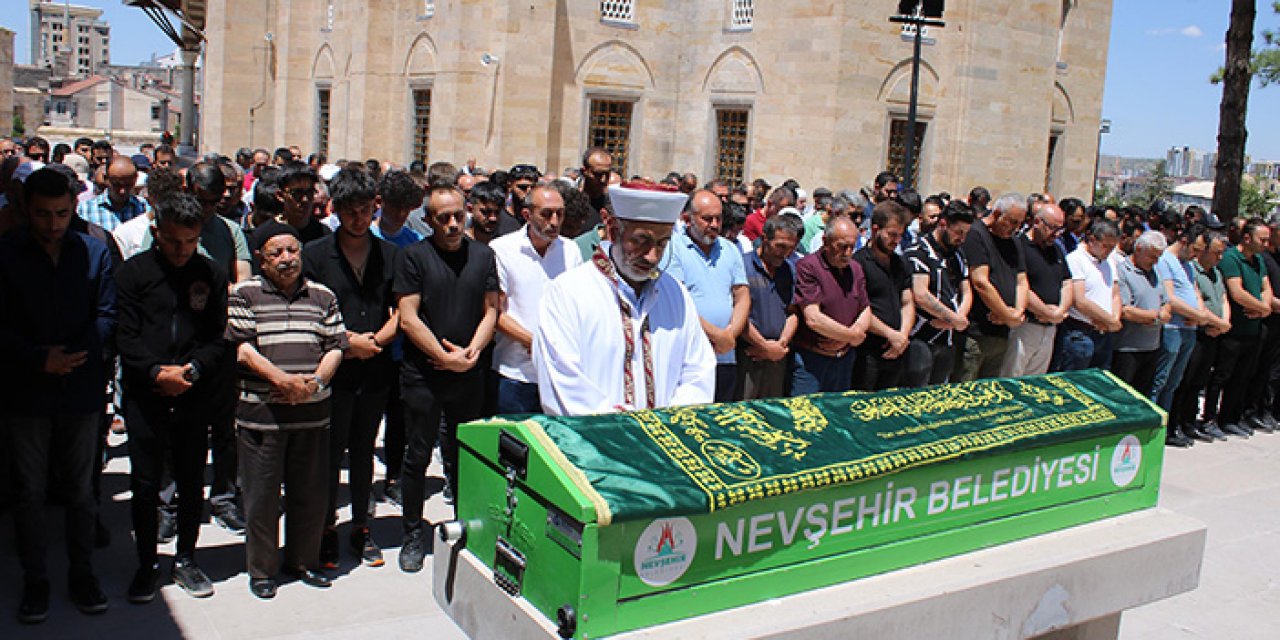 Kazada vefat eden 16 yaşındaki kız defnedildi