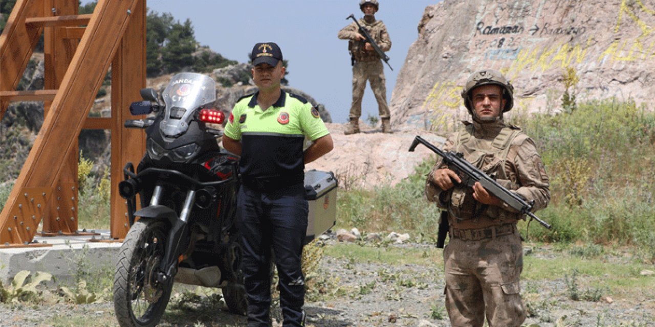 Komandolar orman nöbetinde