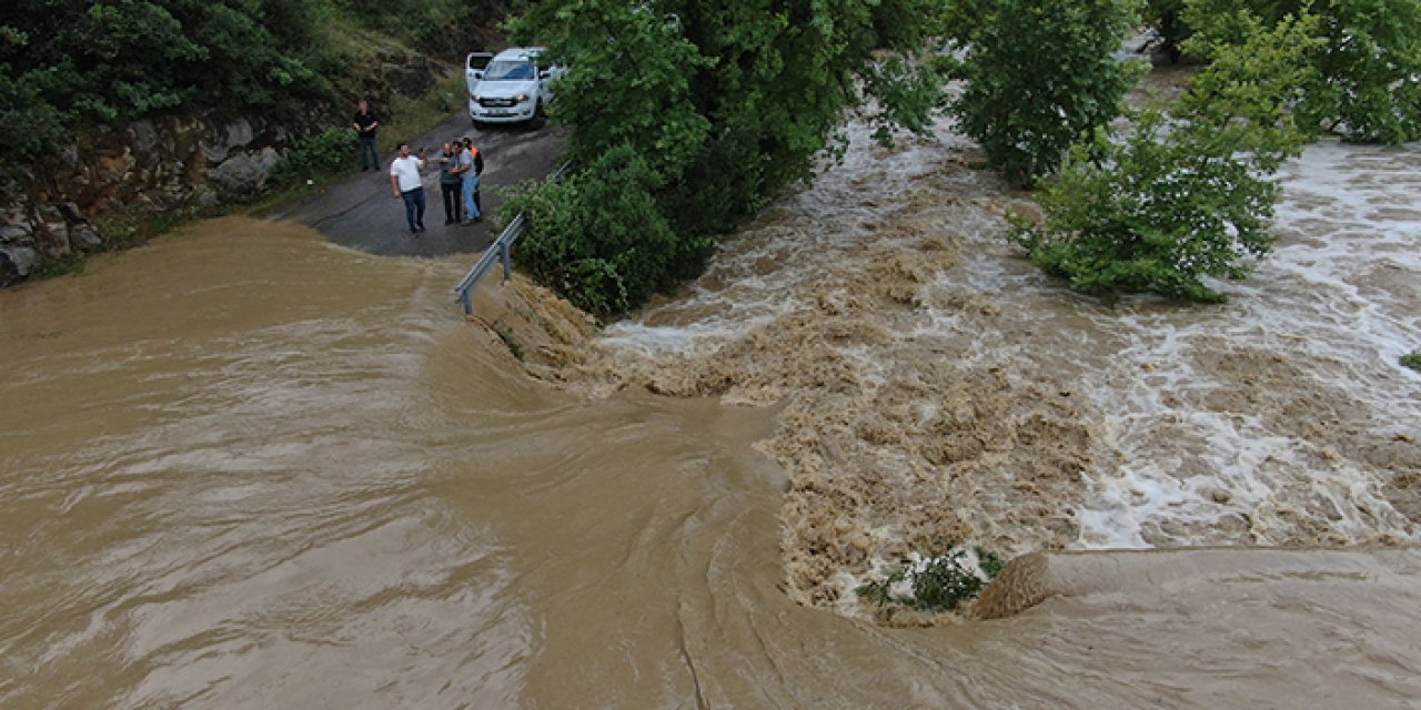 Şile'de su basan alanlar böyle görüntülendi