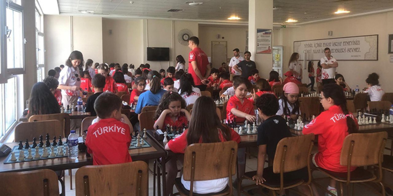 Ankara'da satranç rüzgarı: 140 sporcu katıldı!