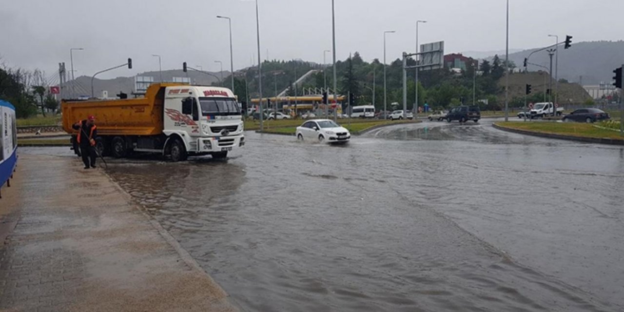 Karabük-Zonguldak yolunda çökme oluştu