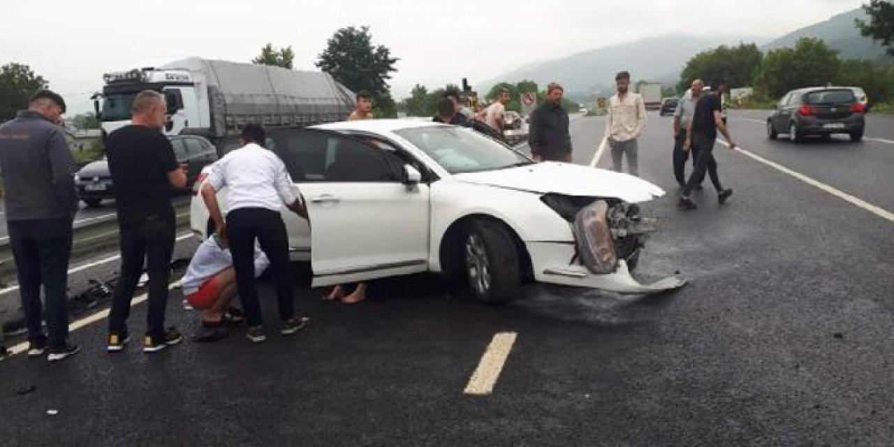 Bursa'da feci kaza: 4 kişi yaralandı