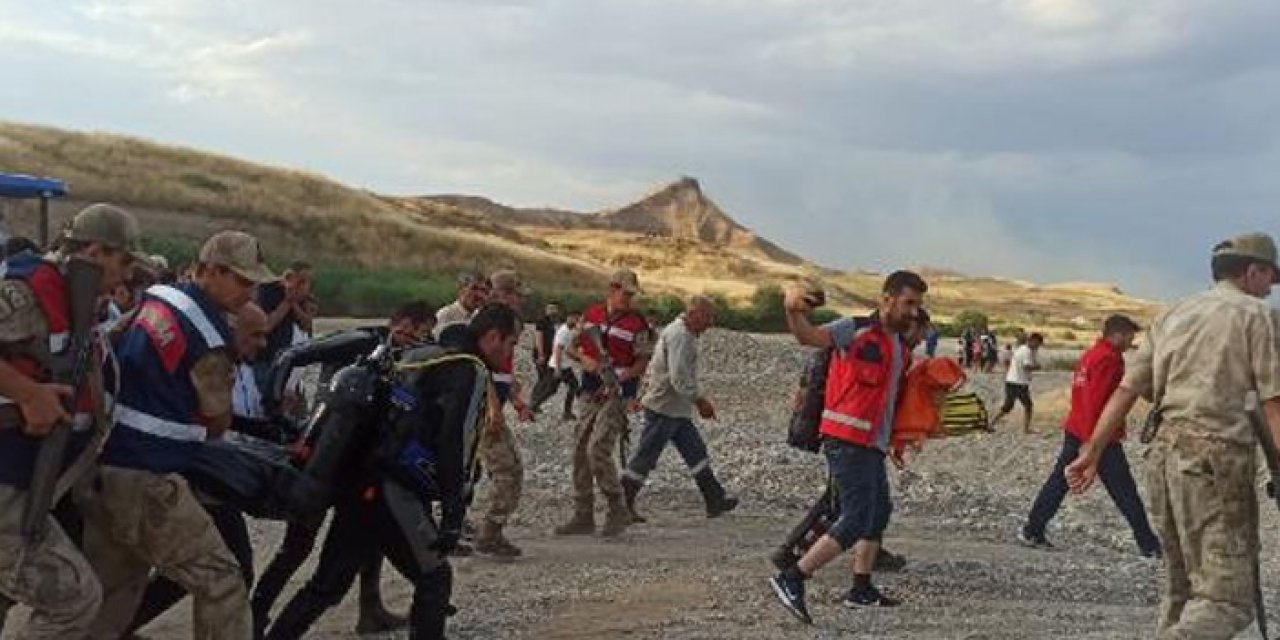 Siirt'te çaya düşen Veysi'nin cansız bedenine ulaşıldı