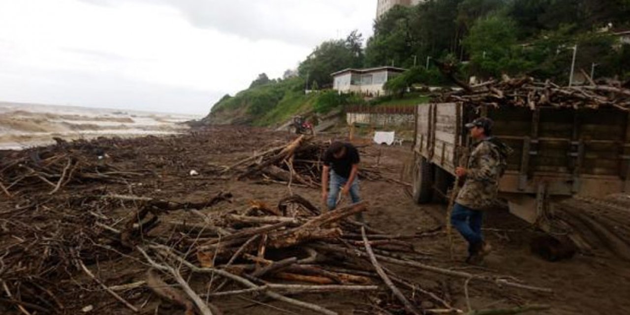 Düzce'de sağanak nedeniyle evleri su bastı