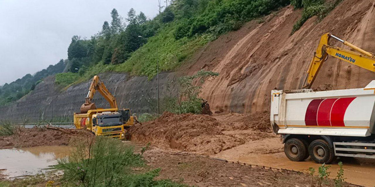 Kapanan yolları açma çalışmaları başladı