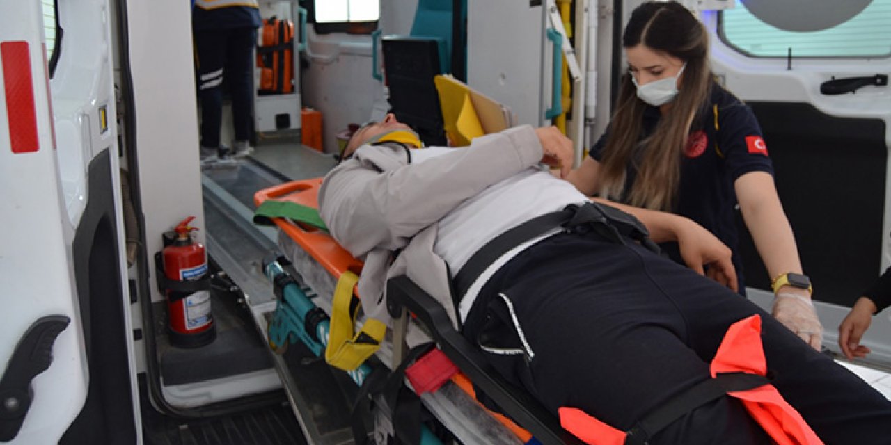 Başıboş köpekler motosiklet sürücüsünü yaraladı