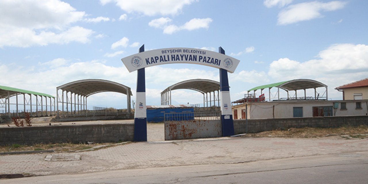 Şap hastalığı nedeniyle hayvan pazarı kapandı