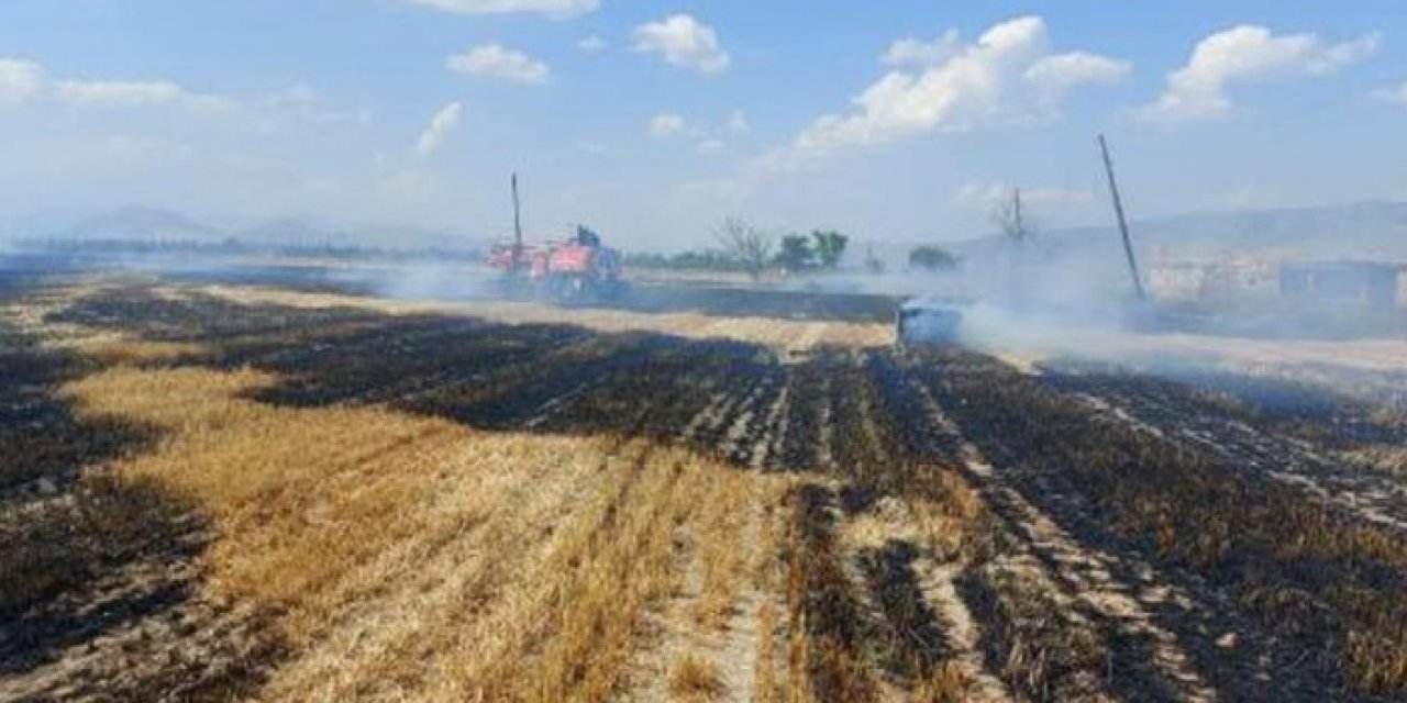 200 dönüm tarla ile 60 balya saman yandı