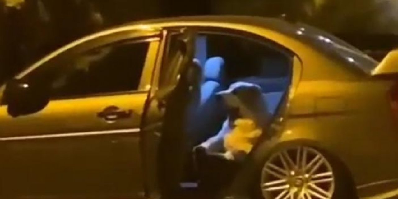 Köpek arabayı esir aldı; 1,5 saat kimseyi yaklaştırmadı