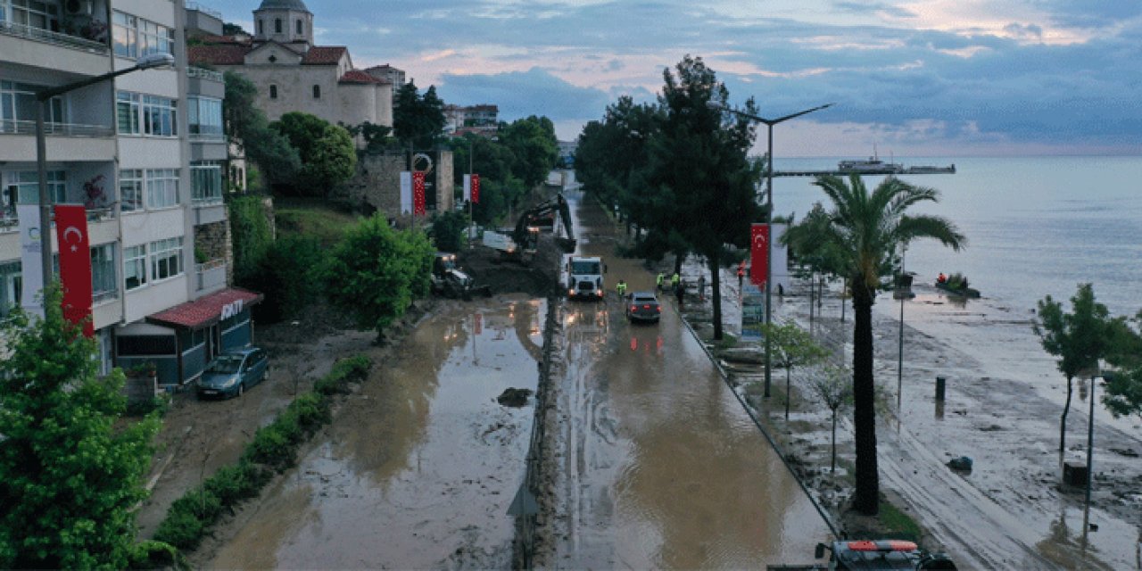 Sel sonrası denize girmek yasaklandı