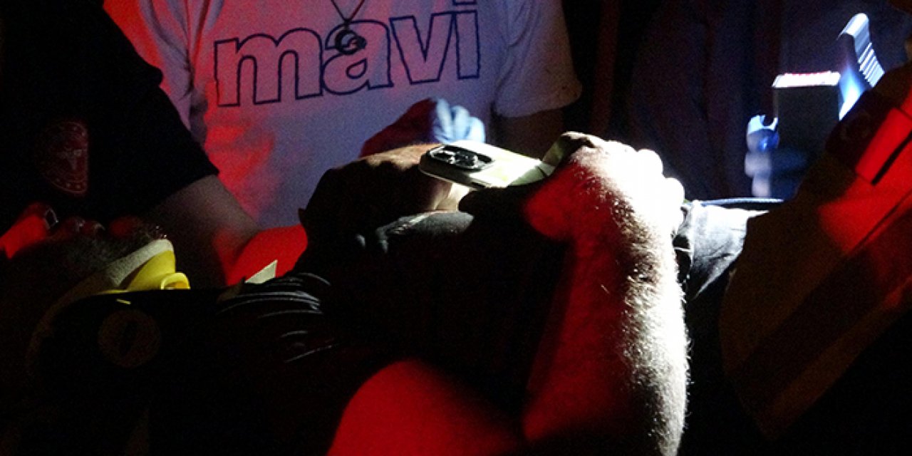 Sıkıştığı yerden kurtarılan yaralı bakın ilk ne istedi?