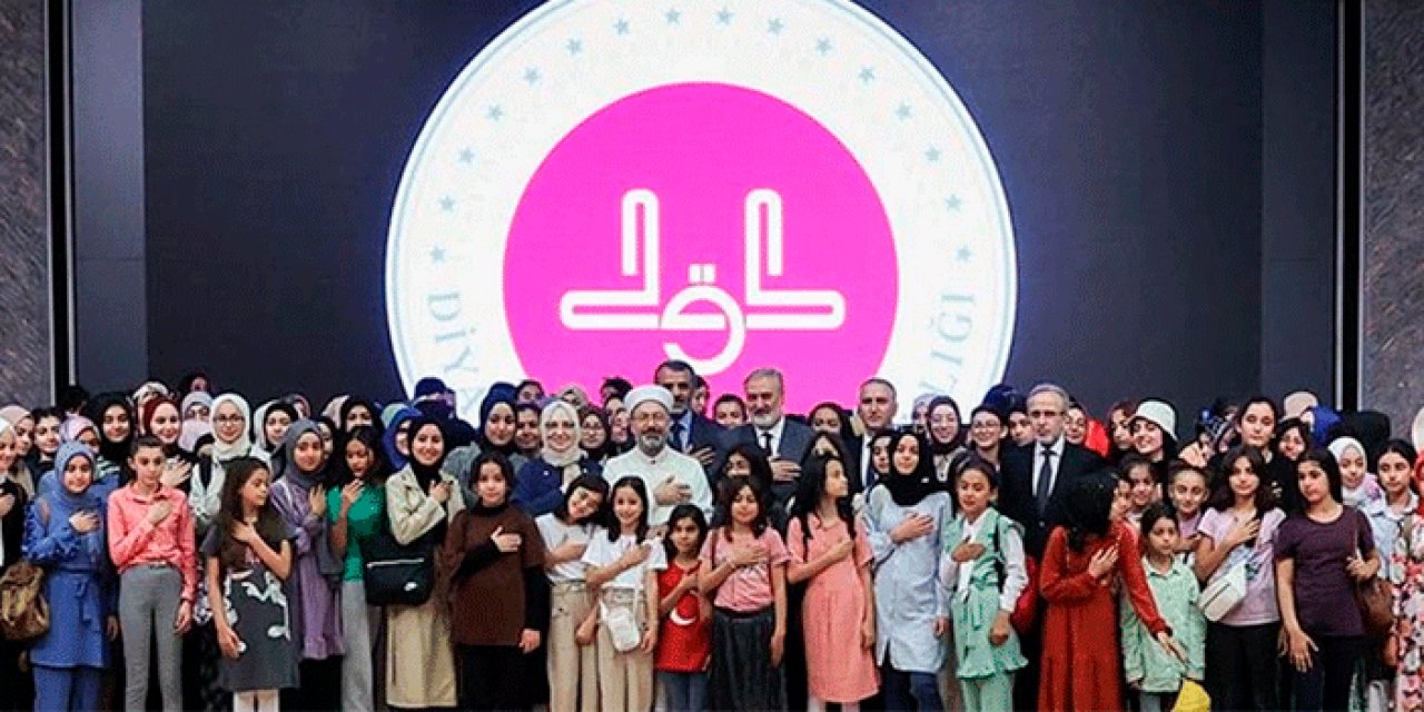 Ali Erbaş depremzede öğrencilerle buluştu