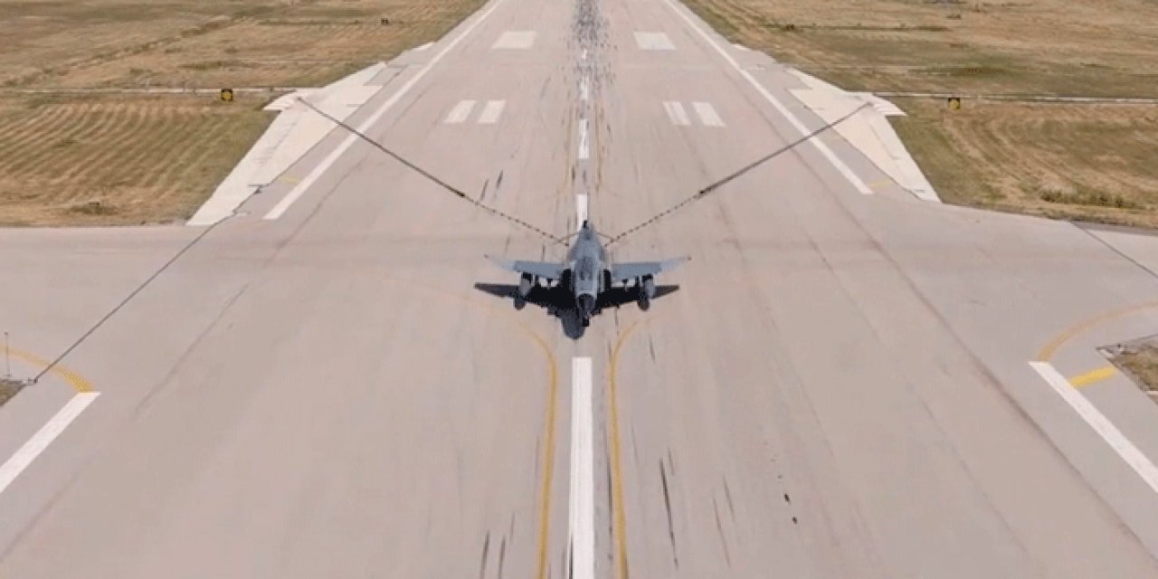 MSB paylaştı: F-4 savaş uçağı ile bariyer testi