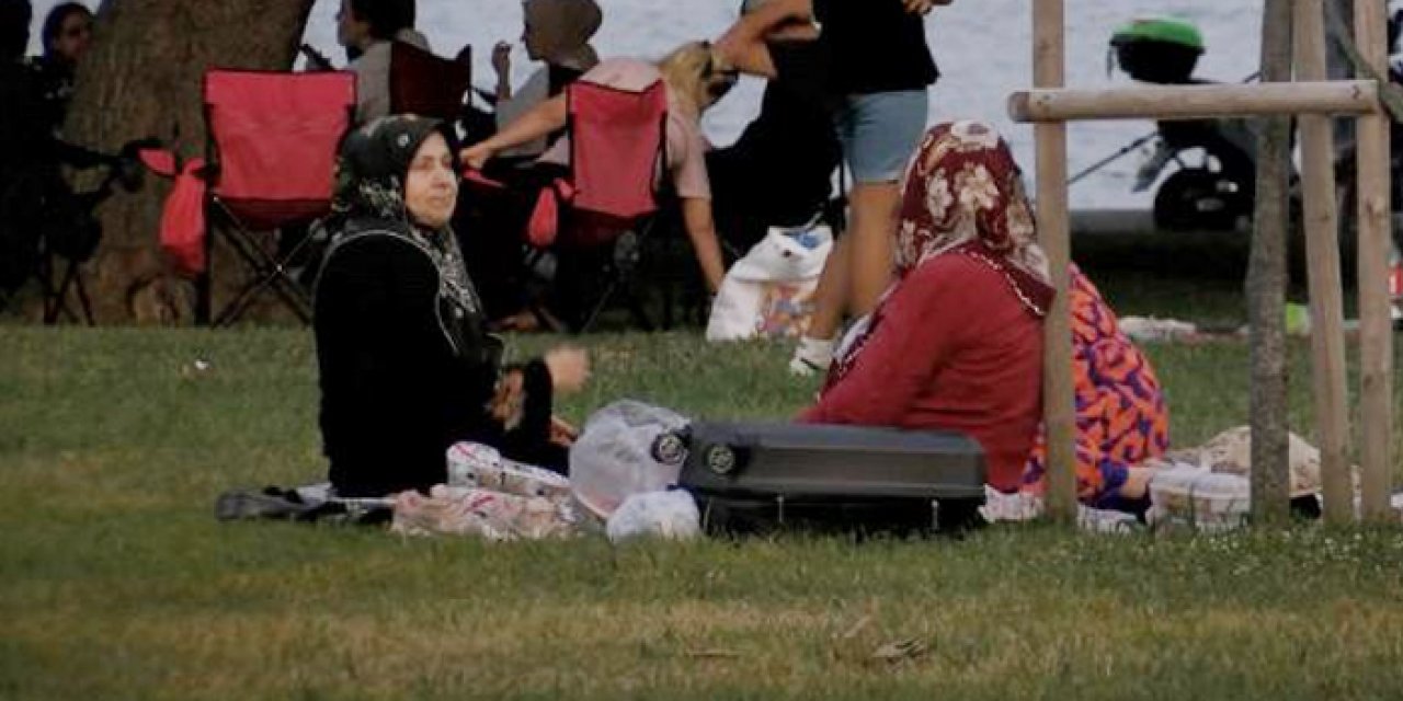 İstanbul'da sıcak hava vurdu: Vatandaş parklara akın etti