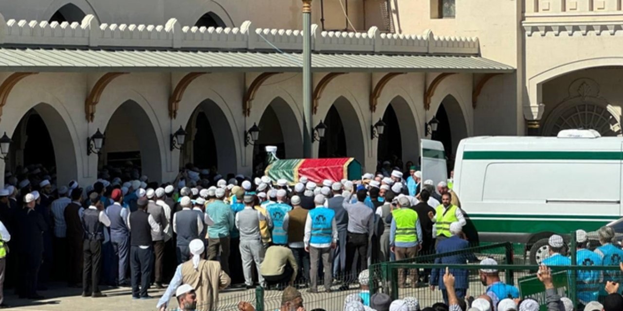 Menzil cemaatinin lideri Seyyid Abdulbaki Elhüseyni son yolculuğuna uğurlandı