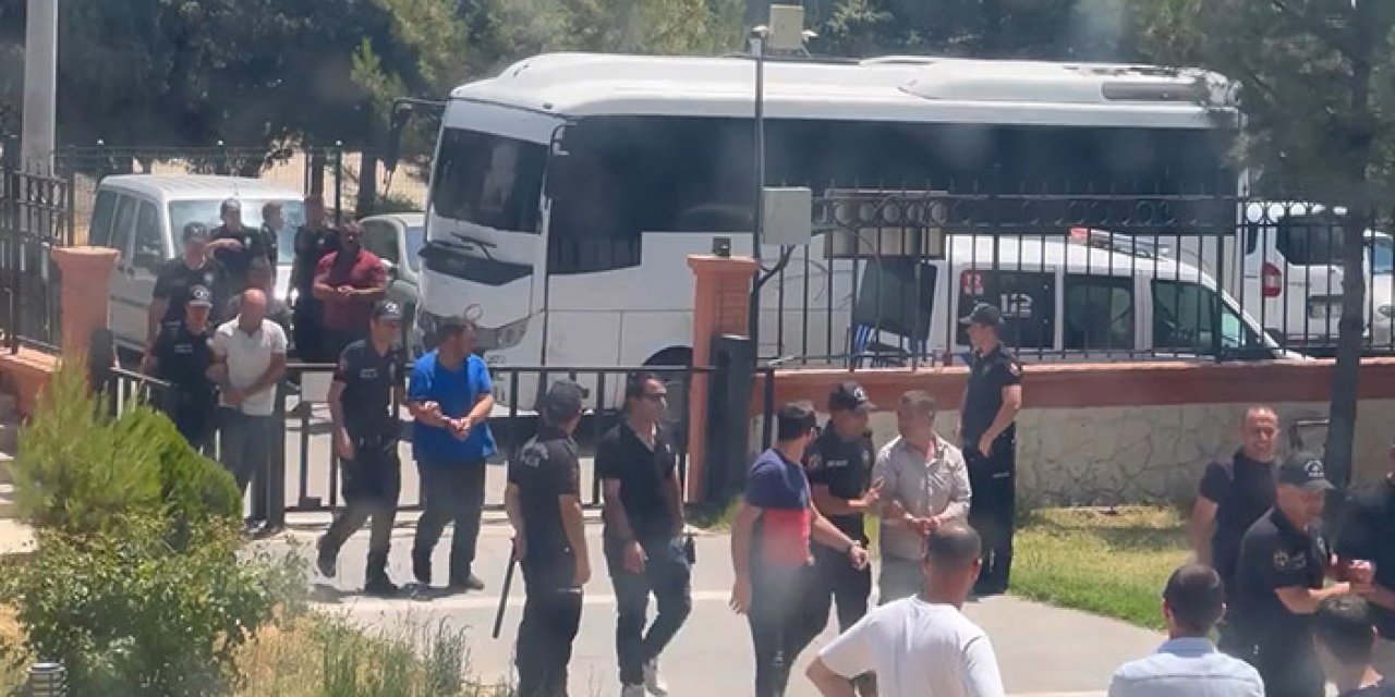 Yol kapatarak eylem yapan çiftçiler serbest bırakıldı