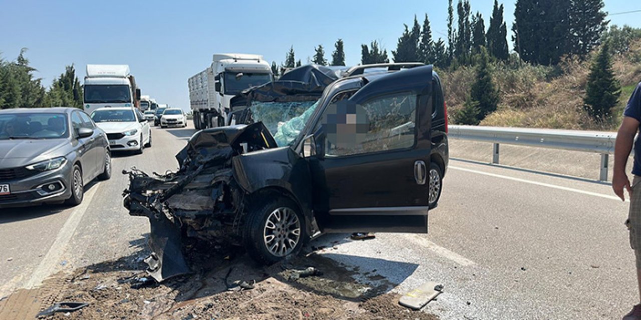 Kamyonete arkadan çarpan aracın sürücüsü yaşamını yitirdi