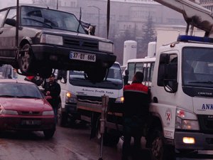 Adnan Saygun Caddesi'nde araç parkına dikkat