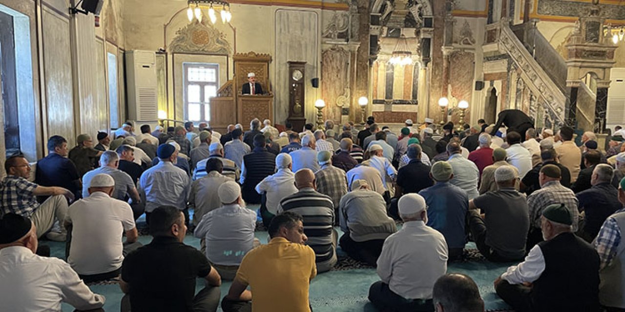 Camilerde 15 Temmuz şehitleri için mevlit okutuldu