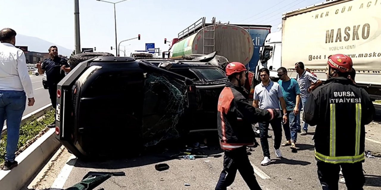 Kırmızı ışıkta feci kaza: 5 yaralı