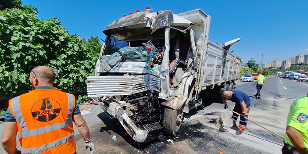 Kamyon TIR’a çarptı: 1 yaralı